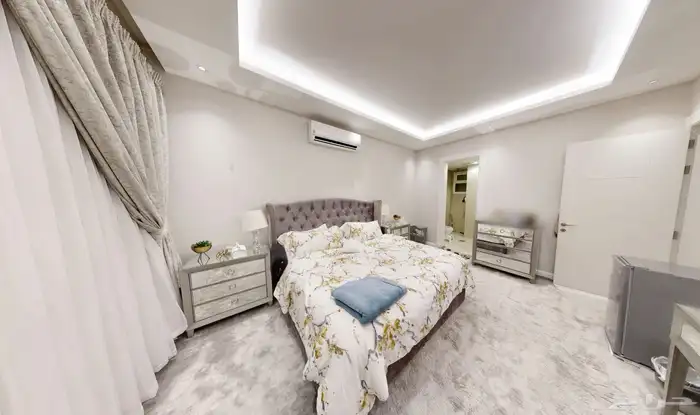 شقة للبيع في الملقا 6