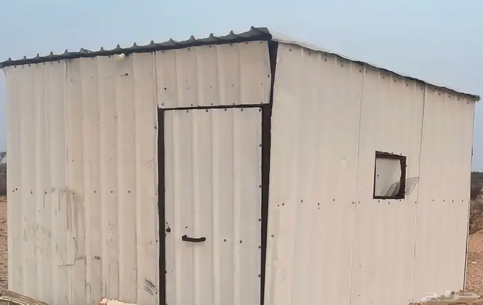 صندقه للبيع تقريبا 4 4 0