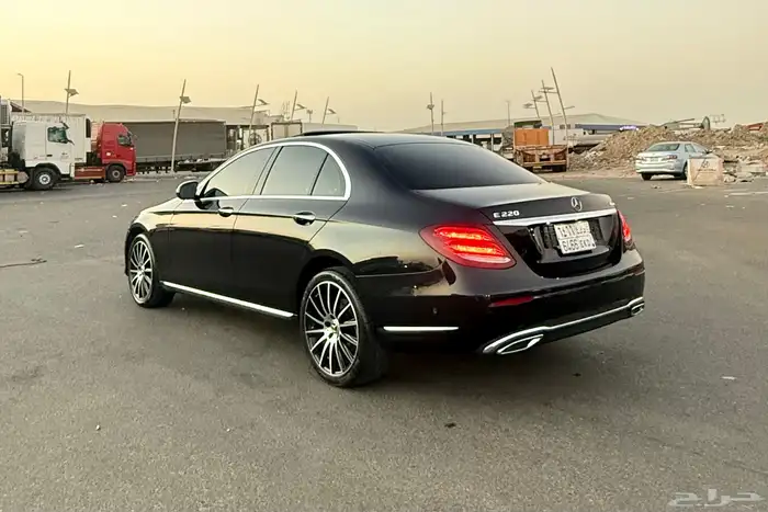مرسيدس E 220 2019( ديزل ) فل كامل للبيع 5