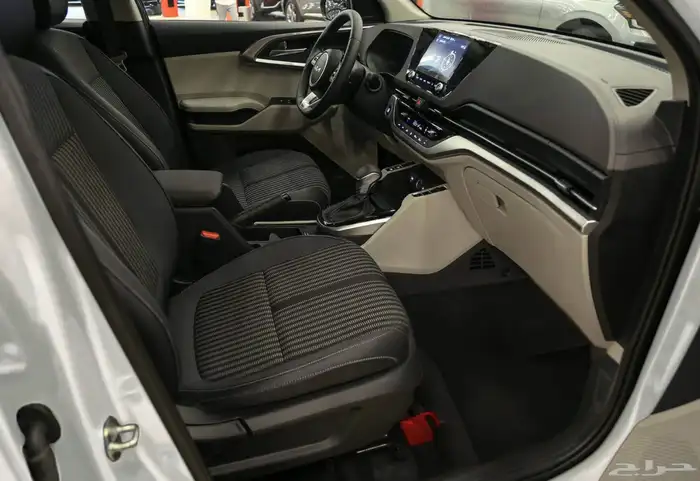 كيا كارينز نص فل 2025 مع عازل حراري مجاني 11