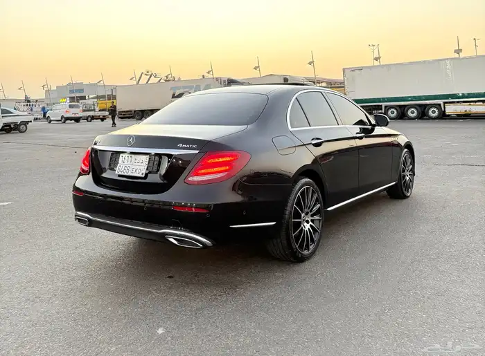 مرسيدس E 220 2019( ديزل ) فل كامل للبيع 3