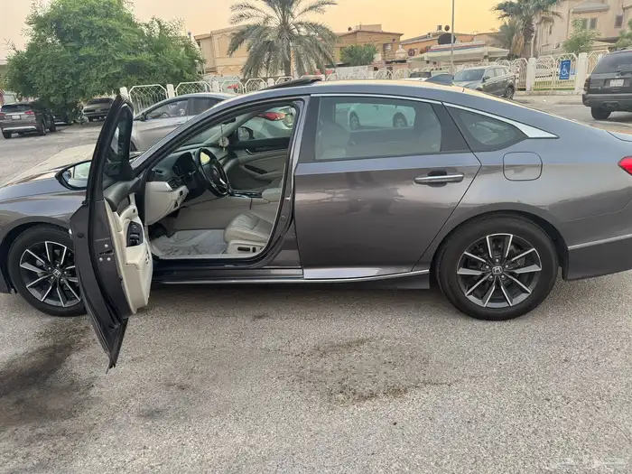 للبيع هوندا أكورد 2022 فل كامل EXL 13