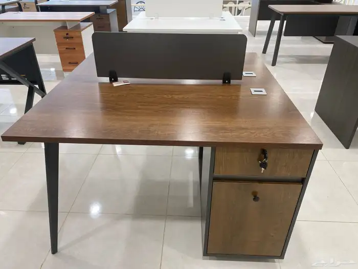 طاولة شاي. كراسي شبك دوار وثابت كرسي جلد دوار وثابت 11