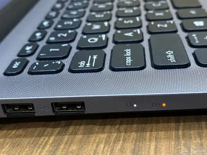 لابتوب Asus VivoBook 15 بحالة ممتازة للبيع 5