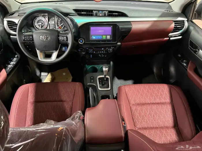 تويوتا   هايلوكس غمارتين دبل بنزين توماتيك2025 جديد 138.000 23