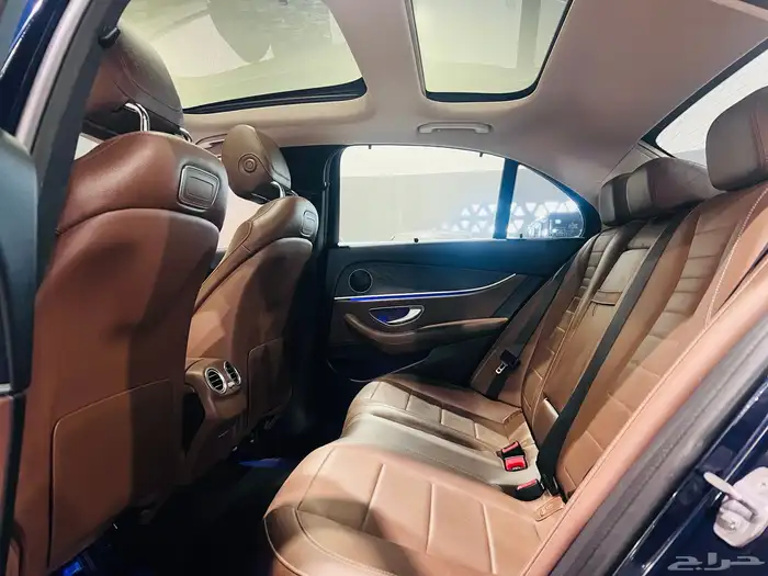 مرسيدس 2018 E300 ( بحاله ممتازه) 7