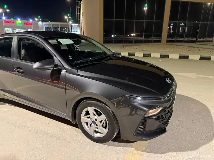 اكسنت 2025 لون رمادي 17