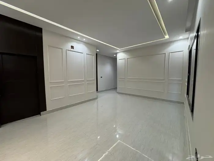 للبيع دور ارضي في حي الجنادرية(مخطط المعالي) 5