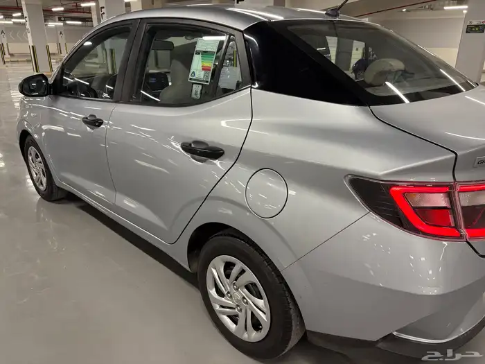 للبيع هيونداي i10 2023 فضي نظيفه 11