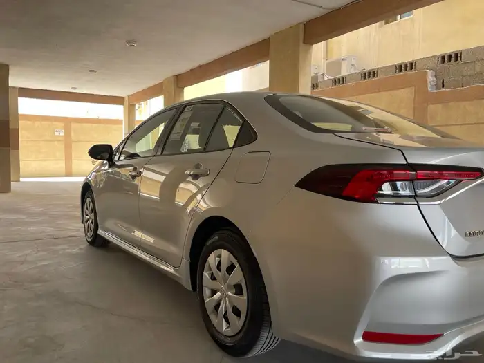 البيع كرولا مخزن بحالة الوكالة أربع سلندر 32