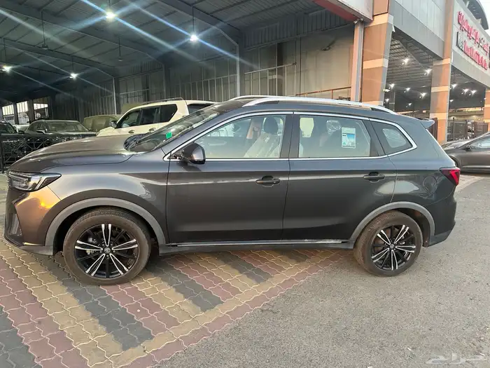 ام جي RX5 كمفورت نص فل 2023 ابيض رمادي 3