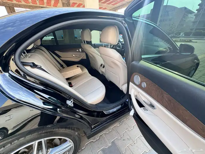 مرسيدس بنز E300(فل كامل) 4