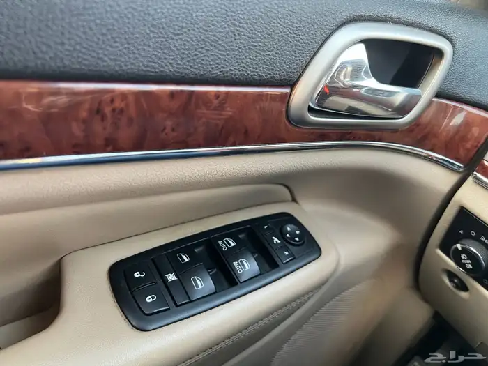 جيب جراند شيروكي ليميتد 2012 ( فابريكا ) ممشي 136 500 كم 6