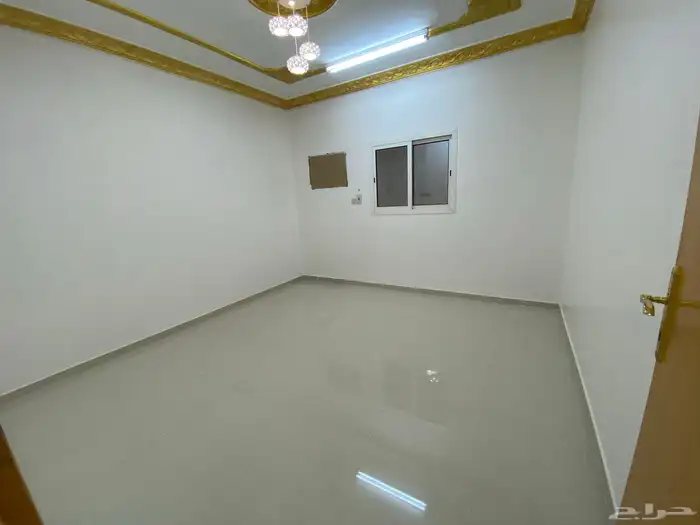 شقة بلاطة شبه جديدة للإيجار - حي العريسة الشمالي 5