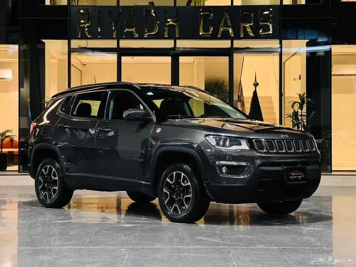 جيب كومباس 2019 تريل هوك ( بحالة ممتازة ) 0