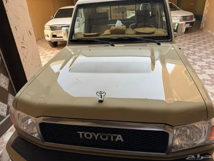 للبيع شاص تويوتا 2016 6