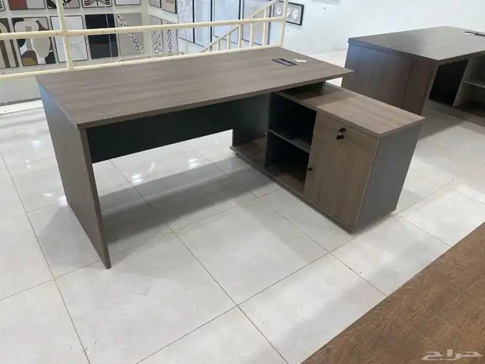 طاولة شاي. كراسي شبك دوار وثابت كرسي جلد دوار وثابت 4