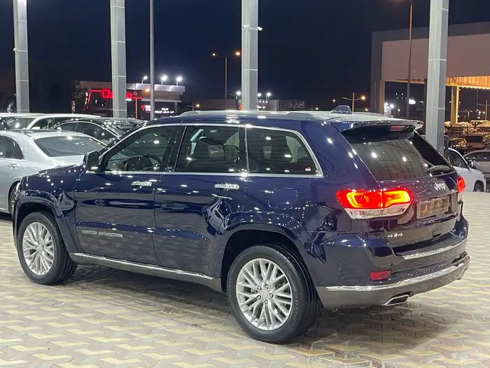 جيب جراند شيروكي موديل 2018 4