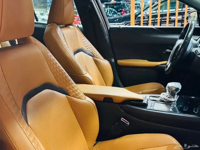 لكزس 2019 UX 200 سعودي ( بحاله ممتازه) 13