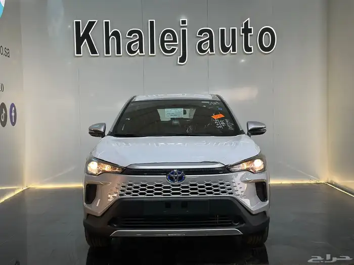 تويوتا كورولا كروس LE هايبرد 2025 1
