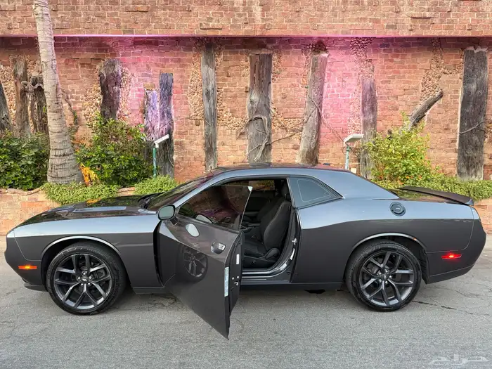 دودج تشالنجر 2020 بحالة ممتازه بطاقة جمركية امريكي V6 5