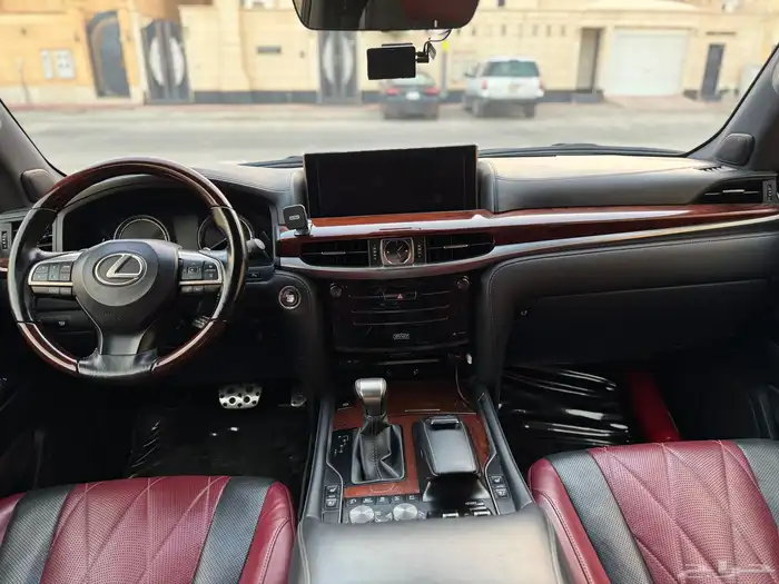 لكزس LX بلاك اديشن 2020 14