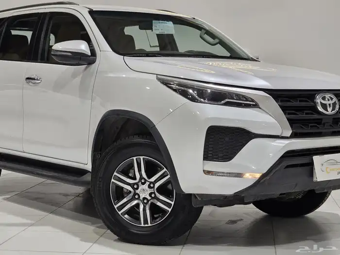 تويوتا فورتشنر موديل 2023 بحالة الوكالة 8