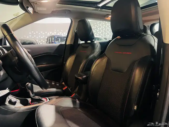 جيب كومباس 2019 تريل هوك ( بحالة ممتازة ) 4