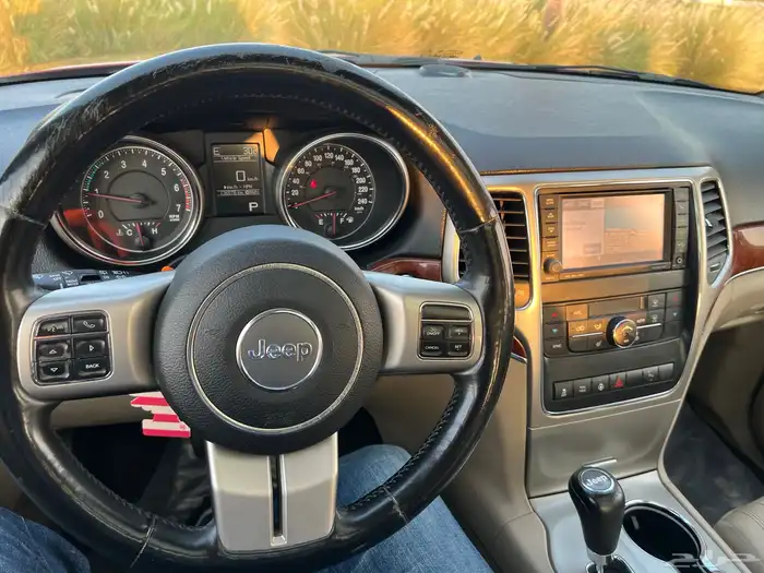 جيب جراند شيروكي ليميتد 2012 ( فابريكا ) ممشي 136 500 كم 27