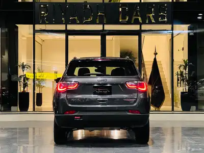 جيب كومباس 2019 تريل هوك ( بحالة ممتازة ) index