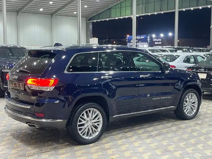 جيب جراند شيروكي موديل 2018 3