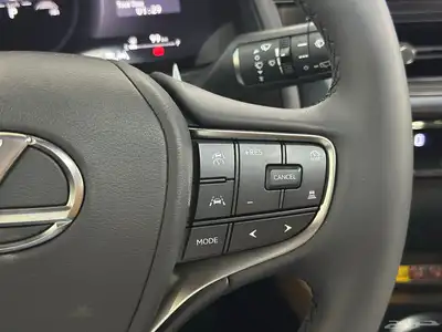 لكزس UX 2024 index