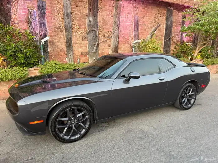 دودج تشالنجر 2020 بحالة ممتازه بطاقة جمركية امريكي V6 4