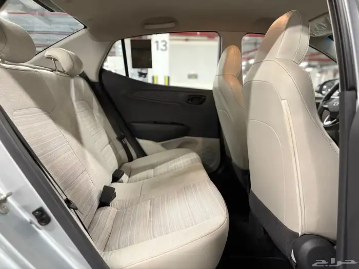 للبيع هيونداي i10 2023 فضي نظيفه 24