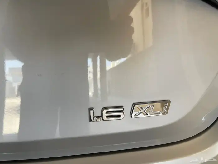 البيع كرولا مخزن بحالة الوكالة أربع سلندر 8