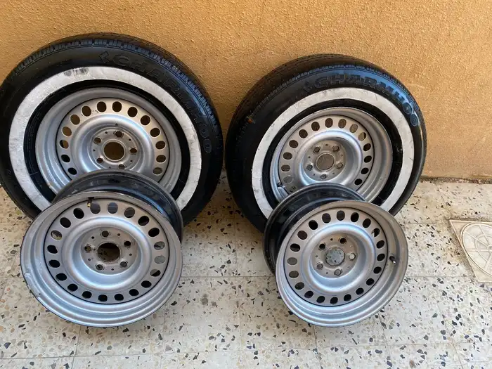 للبيع جنوط هايلكس 3 كفرات مستعمله  055 921 9796 0