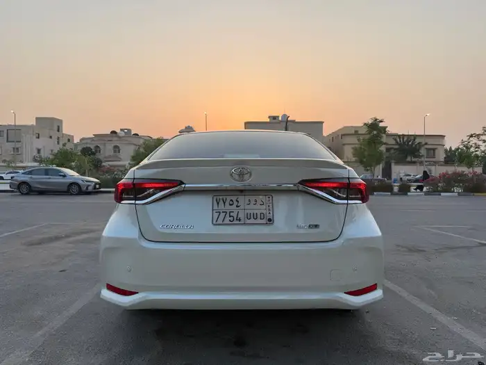 للبيع كورولا بحالة ممتازة جدا 5