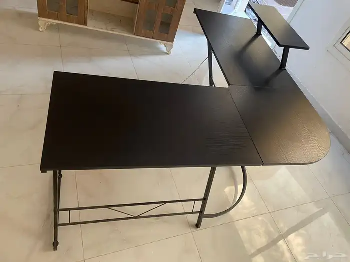 طاولة قيمنق مع كرسي 1