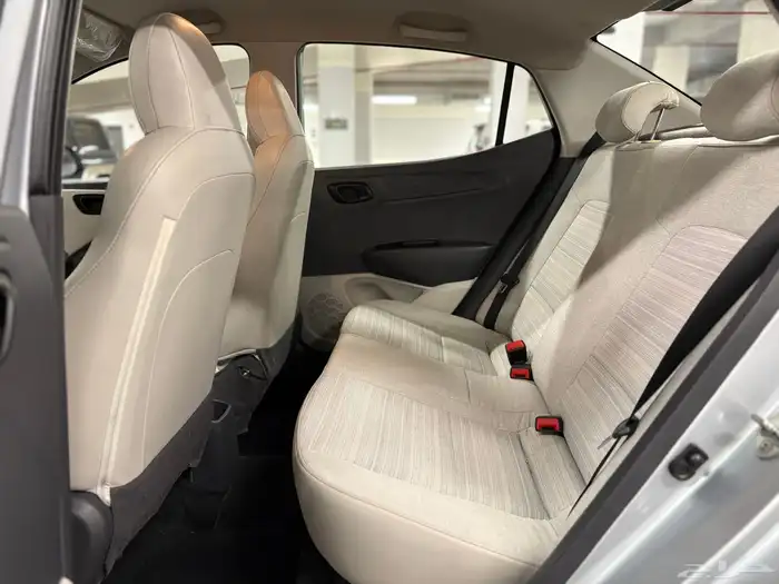 للبيع هيونداي i10 2023 فضي نظيفه 21