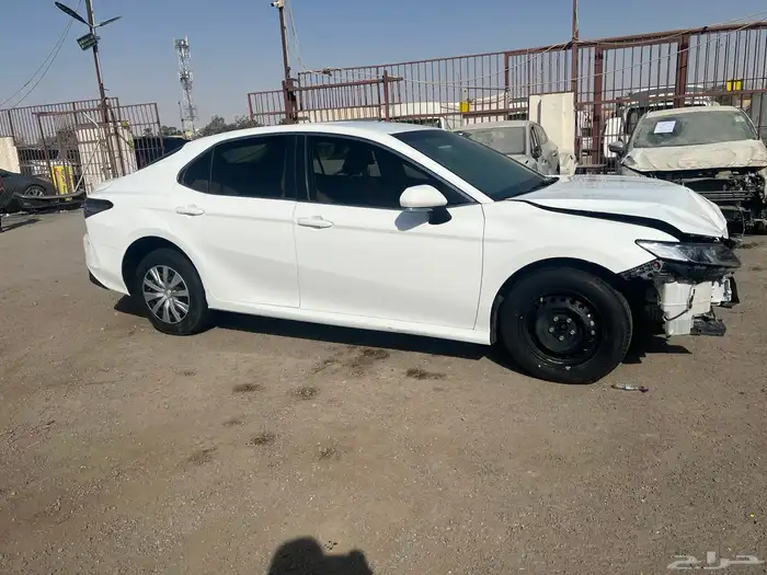 كامري 2023 LE مصدوم استاندر 4