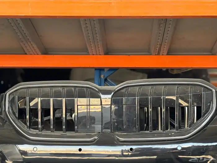 متوفر صدام امامي BMW G60 2024-2025 1