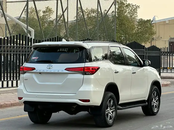 تويوتا فورشنر موديل 2022 سعودي دبل 4