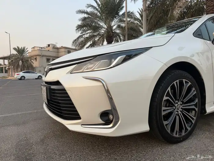 للبيع كورولا بحالة ممتازة جدا 3