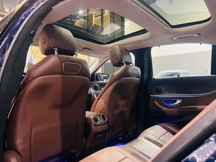 مرسيدس 2018 E300 ( بحاله ممتازه) 6