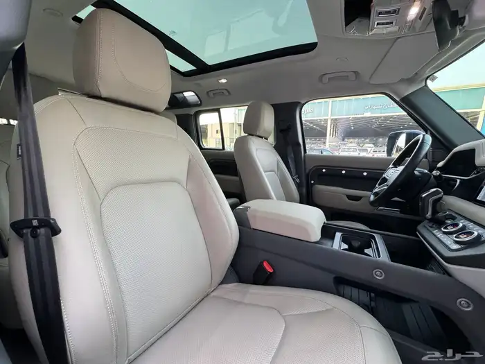 لاند روفر ديفندر 110 2023 ناغي على الضمان والصيانه 10