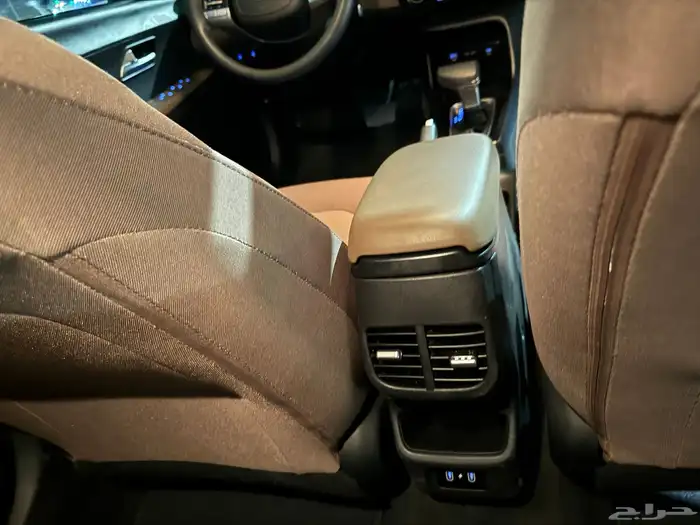 اكسنت 2025 لون رمادي 9