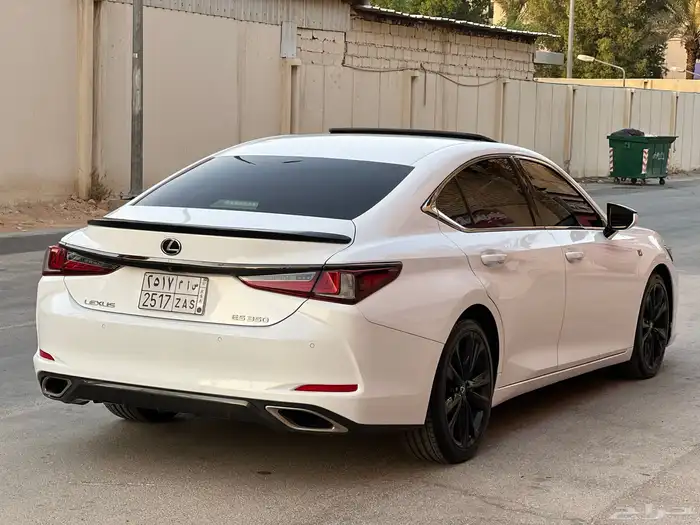 لكزس ES اف سبوارت 2022 8