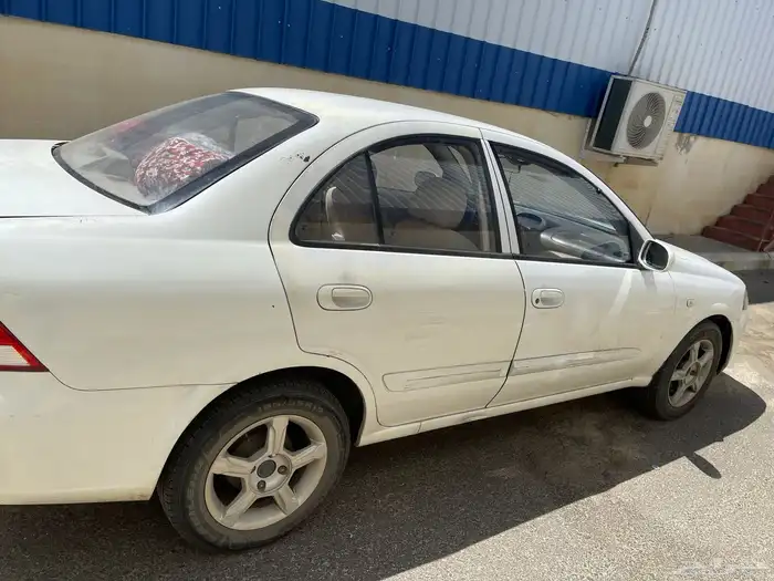 Nissan sunny 2010 1