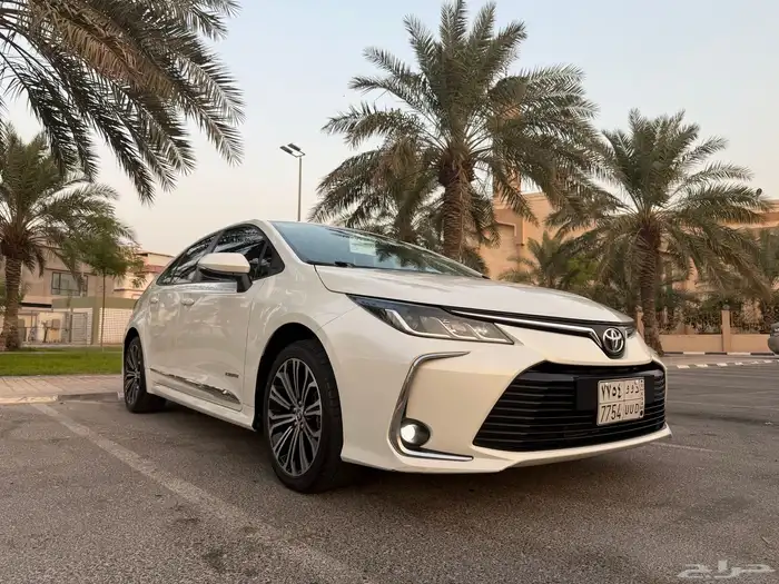 للبيع كورولا بحالة ممتازة جدا 13