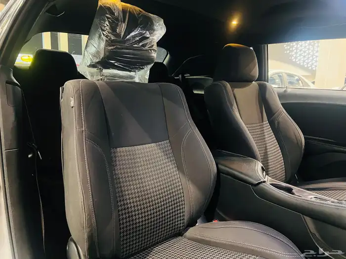 دودج تشالنجر 2015 V6 ( بحاله ممتازه) 6